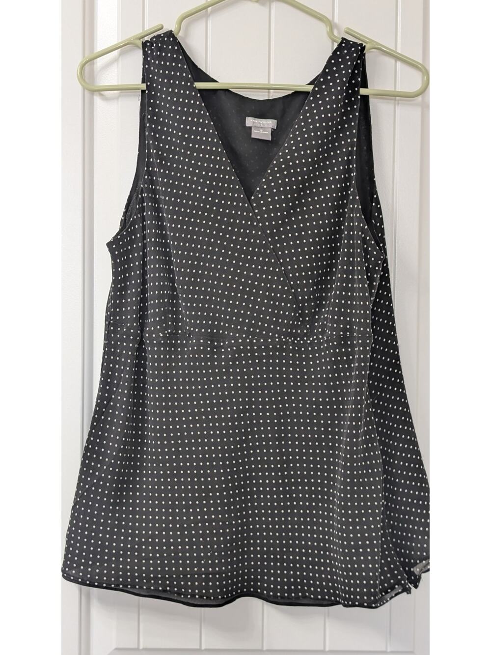 Ann Taylor Black White Polka Dot V-Neck Chiffon Tank size 16
